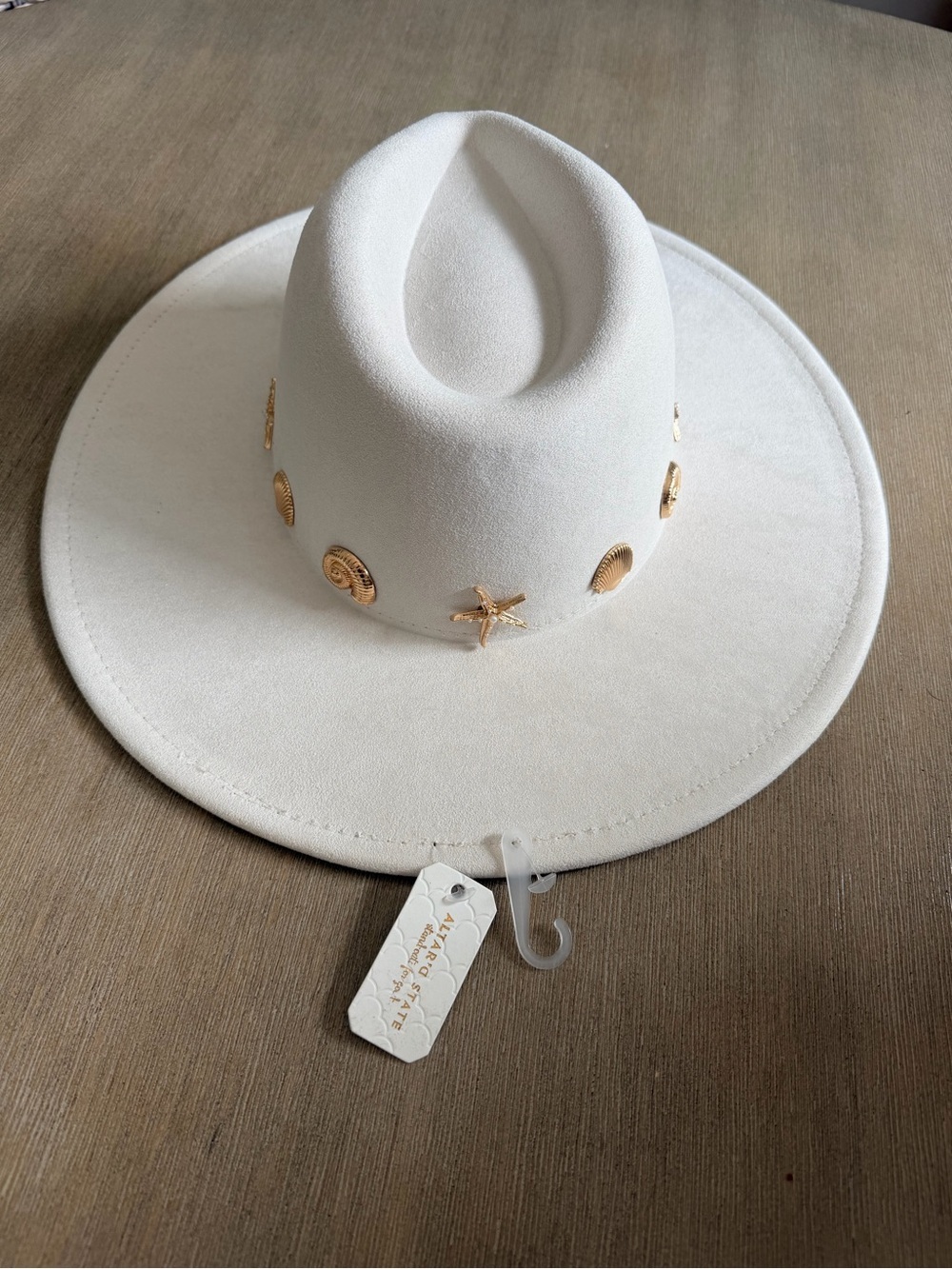 Altar'd State White Wide-Brim Felt Hat with Gold Shell Accents